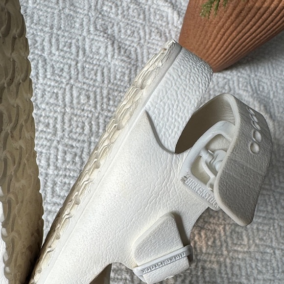 Birkenstock Kids Cream Sandals Size 26 - Picture 7 of 11